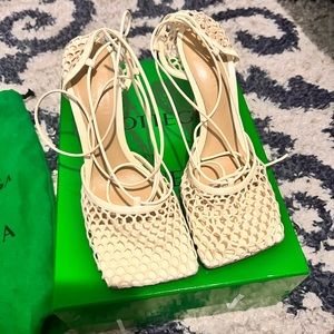 Bottega Veneta 90mm knotted ankle toe pump